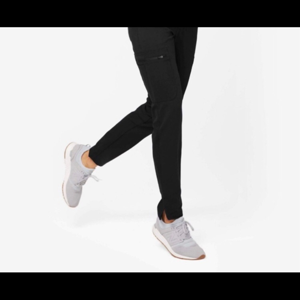 FIGS Yola Skinny Scrubs Pants in Black